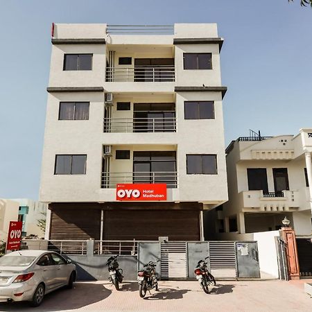 Oyo 67335 Hotel Madhuban Аджмер Экстерьер фото
